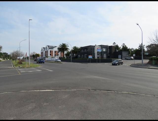 510M² BUSINESS TO LET IN SOMERSET WEST CENTRAL